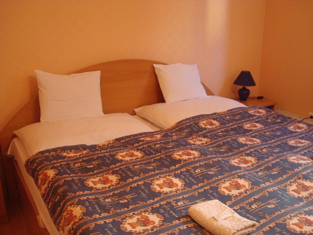 Hotel Arany Trofea Eger Habitación foto