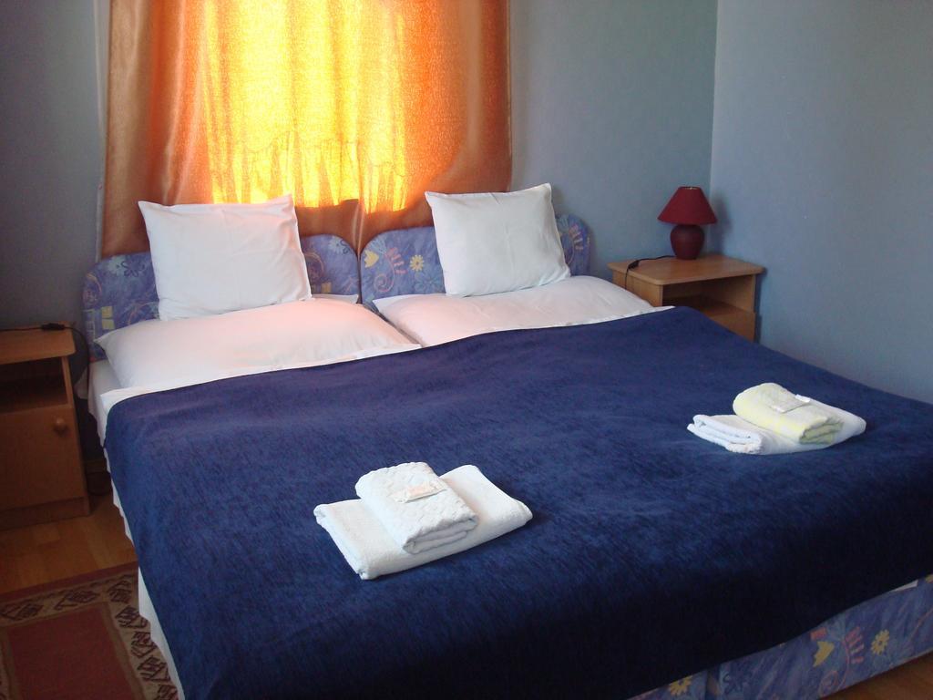 Hotel Arany Trofea Eger Habitación foto